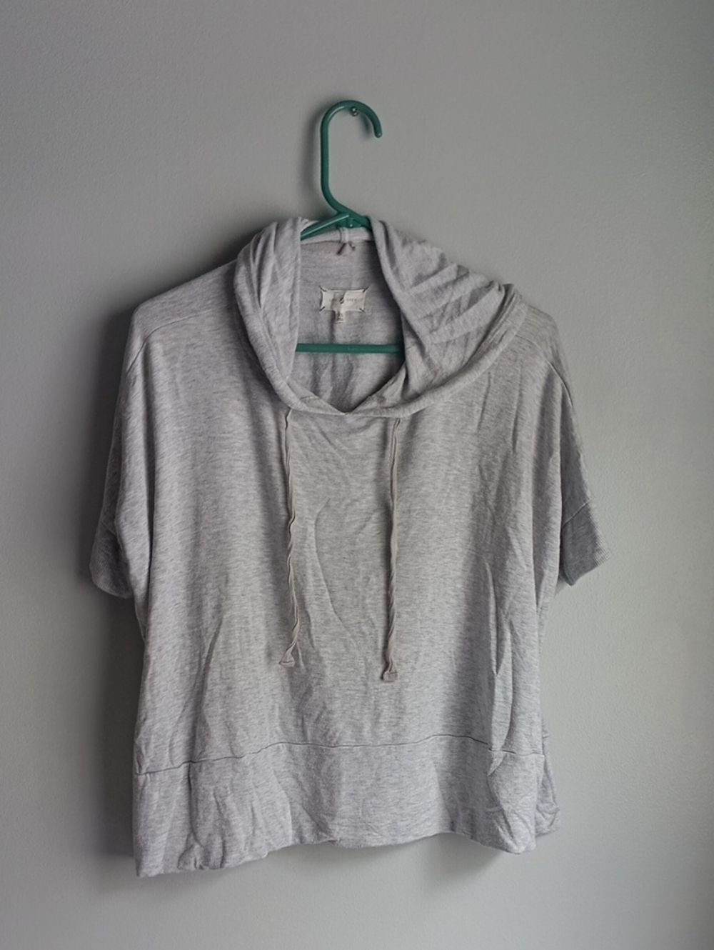 Lou & Grey Light Gray Short-Sleeve Hooded Pullover